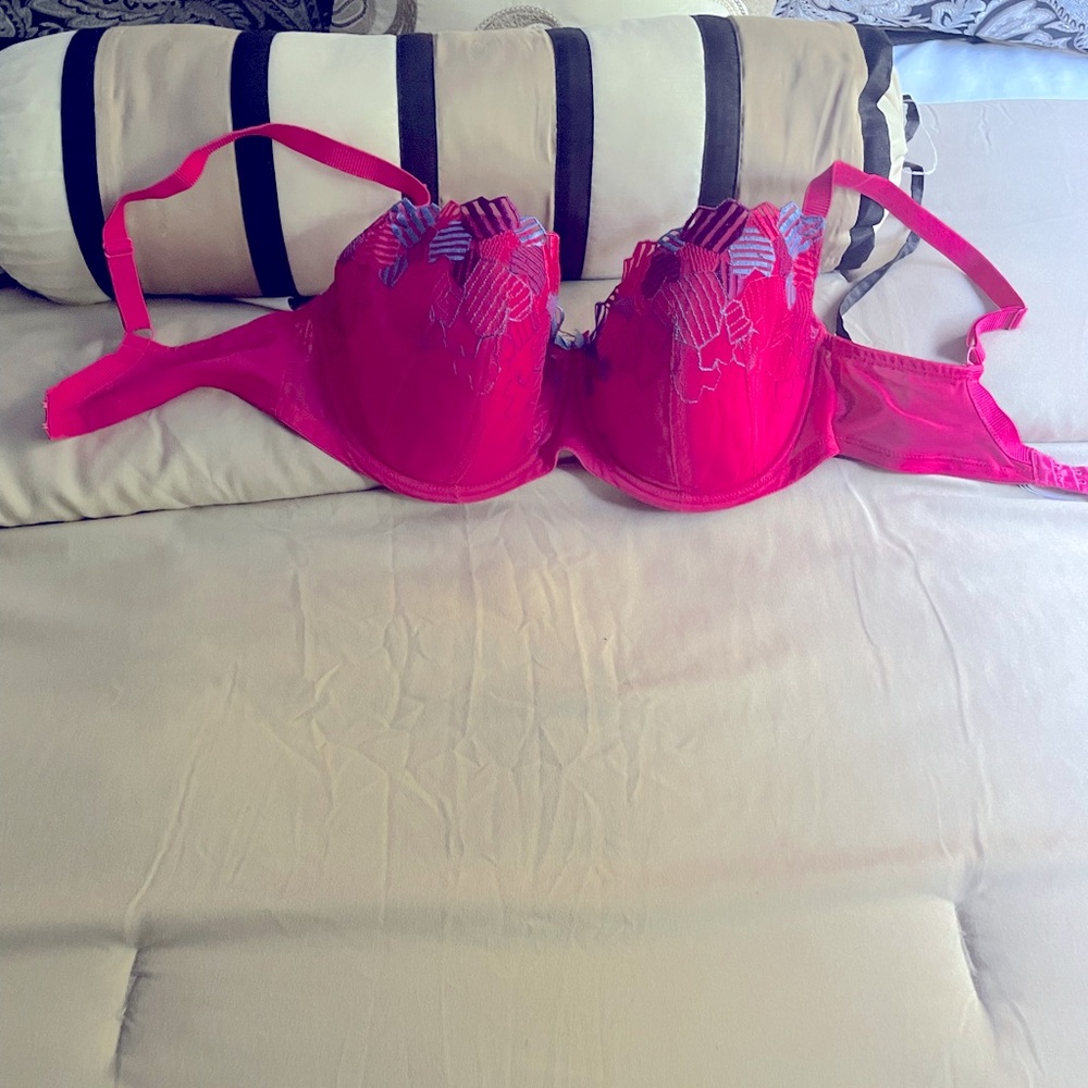 Panache; 34F